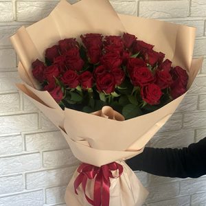 51 красная роза в Мариуполе фото