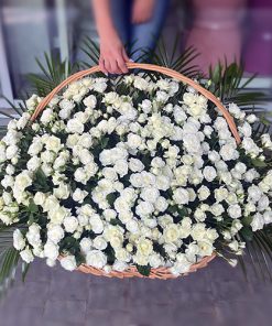 Фото товара 200 кустовых роз в корзине в Мариуполе