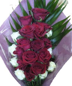 Фото товара 9 красно-белых роз в Мариуполе