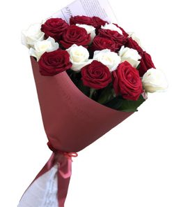 Фото товара 21 красно-белая роза в Мариуполе